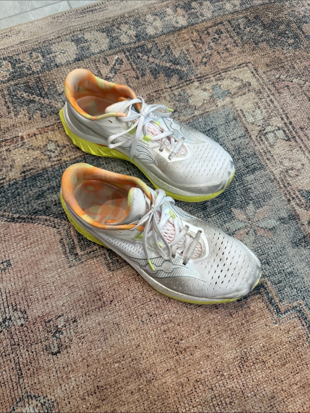 Saucony Endorphin Speed 4, size 10. Good condition. - Picture 3 of 7